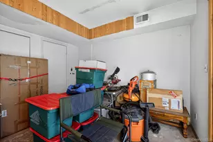 327 Willow Rd E, New York, NY 10314 - Photo 21