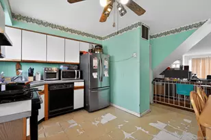 327 Willow Rd E, New York, NY 10314 - Photo 11