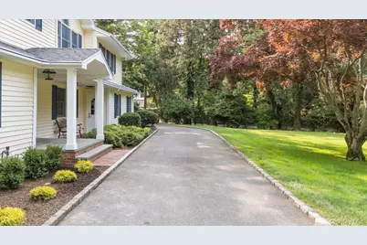 306 Southdown Road, Lloyd Harbor, NY 11743 - Photo 3