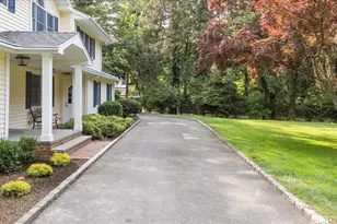 306 Southdown Rd, Lloyd Harbor, NY 11743 - Photo 3