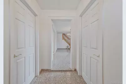 36 Frost Pond Road, Glen Cove, NY 11542 - Photo 11