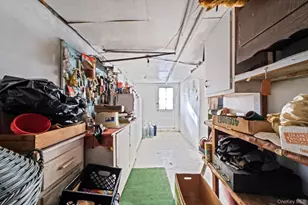 36 Frost Pond Rd, Glen Cove, NY 11542 - Photo 43