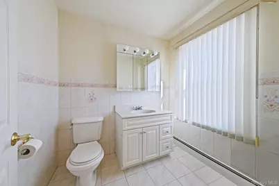 36 Frost Pond Road, Glen Cove, NY 11542 - Photo 15