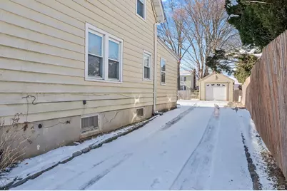 36 Frost Pond Road, Glen Cove, NY 11542 - Photo 5