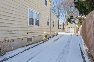 36 Frost Pond Rd, Glen Cove, NY 11542 - Photo 5