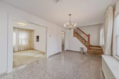 36 Frost Pond Road, Glen Cove, NY 11542 - Photo 17