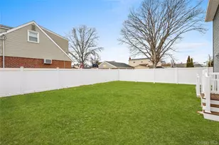 199 N Elm St, Massapequa, NY 11758 - Photo 5