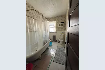 9021 189th Street, Hollis, NY 11423 - Photo 17