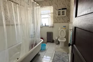 90-21 189th St, Hollis, NY 11423 - Photo 17