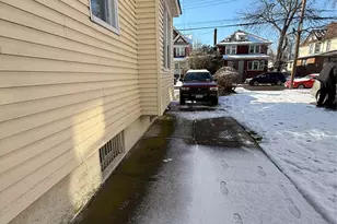 90-21 189th St, Hollis, NY 11423 - Photo 5