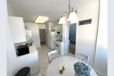 27110 Grand Central Parkway #1E, Floral Park, NY 11005 - Photo 17