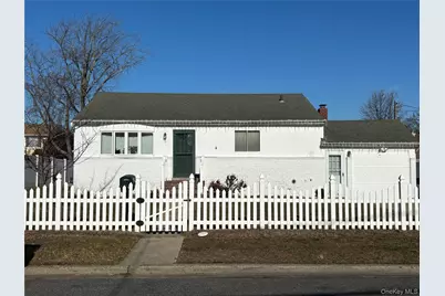 6 E Kissimee Road, Lindenhurst, NY 11757 - Photo 1