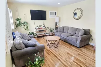 6 E Kissimee Road, Lindenhurst, NY 11757 - Photo 3