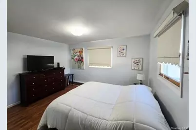 6 E Kissimee Road, Lindenhurst, NY 11757 - Photo 11