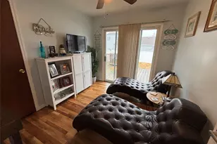 6 E Kissimee Rd, Lindenhurst, NY 11757 - Photo 13