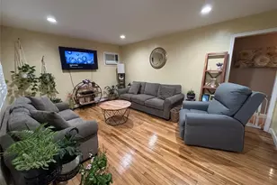 6 E Kissimee Rd, Lindenhurst, NY 11757 - Photo 3