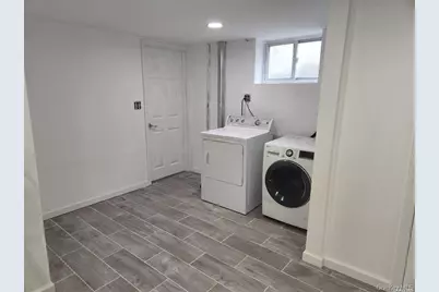 359 Erlanger Blvd, North Babylon, NY 11703 - Photo 9