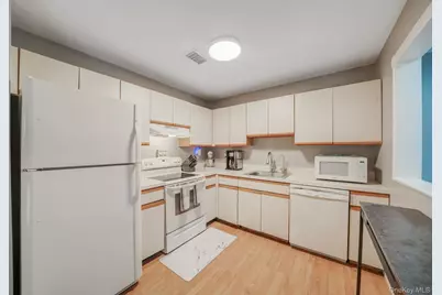 852 Skyline Drive, Coram, NY 11727 - Photo 7