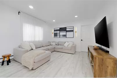 54 Morning Glory Road, Levittown, NY 11756 - Photo 5