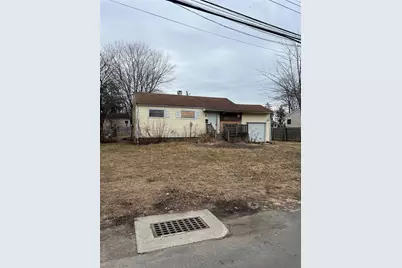 743 Hoffman Avenue, Bellport, NY 11713 - Photo 3