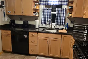 34 Ambassador Ln, Newburgh, NY 12550 - Photo 9