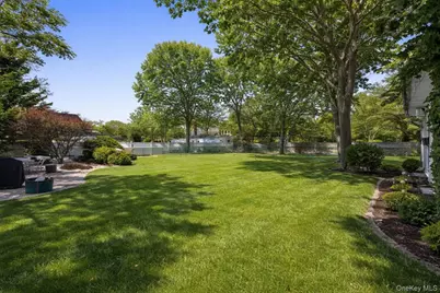 263 N Bicycle Path, Selden, NY 11784 - Photo 17