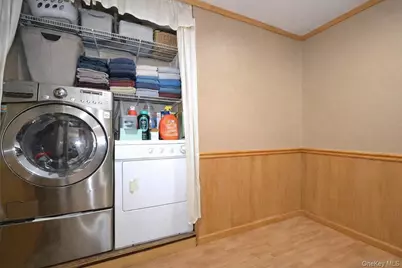 263 N Bicycle Path, Selden, NY 11784 - Photo 15