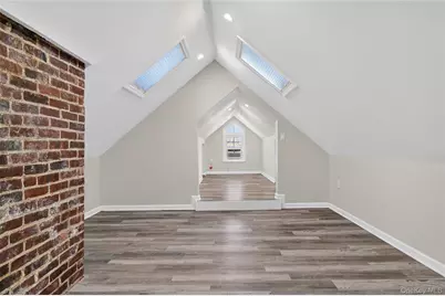 108 La Rue Drive, Huntington, NY 11743 - Photo 21