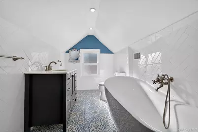 108 La Rue Drive, Huntington, NY 11743 - Photo 23