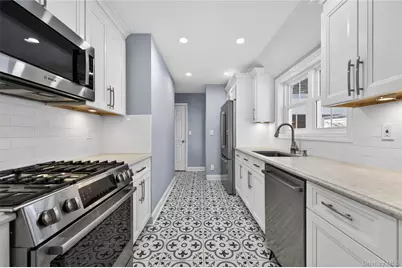 108 La Rue Drive, Huntington, NY 11743 - Photo 9