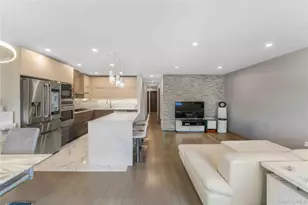 13-24 Robin Ln, Bayside, NY 11360 - Photo 5