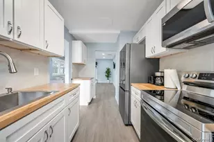 65 Federal Ln, Coram, NY 11727 - Photo 19