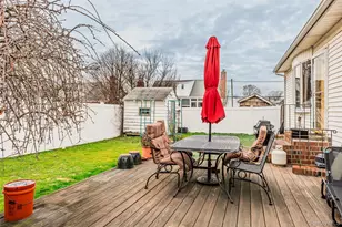 2340 Devon St, East Meadow, NY 11554 - Photo 27