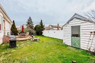 2340 Devon St, East Meadow, NY 11554 - Photo 31