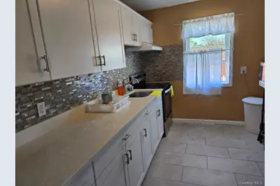 1005 Broadway, Westbury, NY 11590 - Photo 7