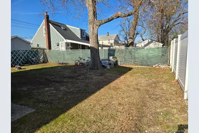 1005 Broadway, Westbury, NY 11590 - Photo 15