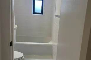 22-87 Mott Ave, Far Rockaway, NY 11691 - Photo 15