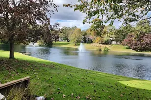 80 Northgate Cir, Melville, NY 11747 - Photo 19