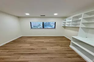 80 Northgate Cir, Melville, NY 11747 - Photo 9