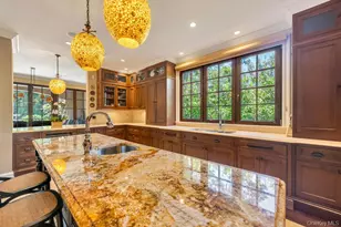 48 Nassau Dr, Great Neck, NY 11021 - Photo 13