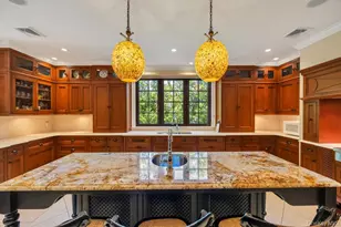 48 Nassau Dr, Great Neck, NY 11021 - Photo 15