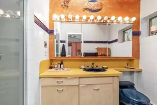 1055 Cedarhurst St, Woodmere, NY 11581 - Photo 15