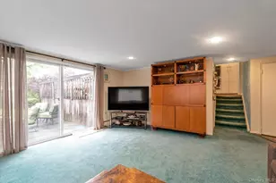 1055 Cedarhurst St, Woodmere, NY 11581 - Photo 11