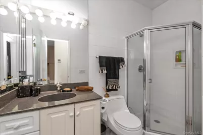 1055 Cedarhurst Street, Woodmere, NY 11581 - Photo 23