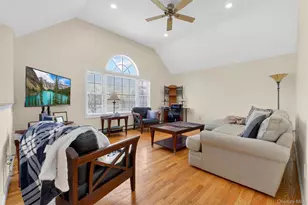 192 Robinson Ln, Wappingers Falls, NY 12590 - Photo 5