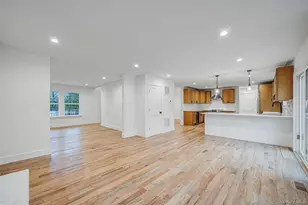 37 Locust Ave S, Medford, NY 11763 - Photo 9