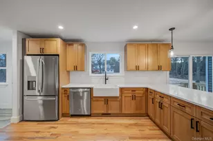 37 Locust Ave S, Medford, NY 11763 - Photo 7