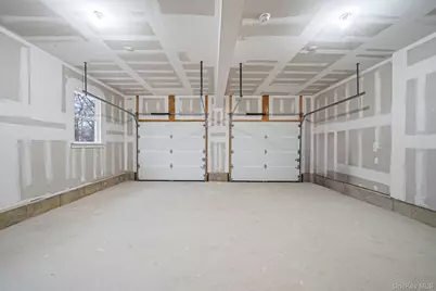 37 Locust Avenue S, Medford, NY 11763 - Photo 37