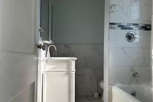 139 Derby St, Valley Stream, NY 11581 - Photo 5