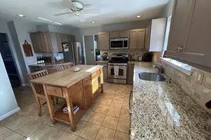 2 Daylilly Ct, Middle Island, NY 11953 - Photo 5